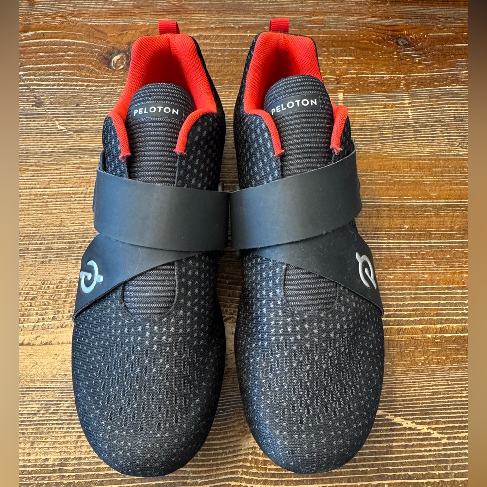 Peloton Bike Shoes 
Size: 7.5 Men
        9 Women